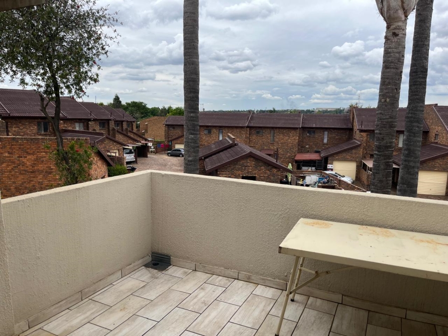 3 Bedroom Property for Sale in Illiondale Gauteng