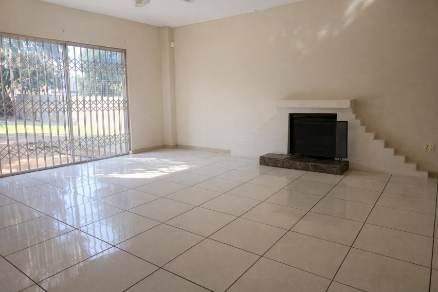 To Let 4 Bedroom Property for Rent in Witpoortjie Gauteng