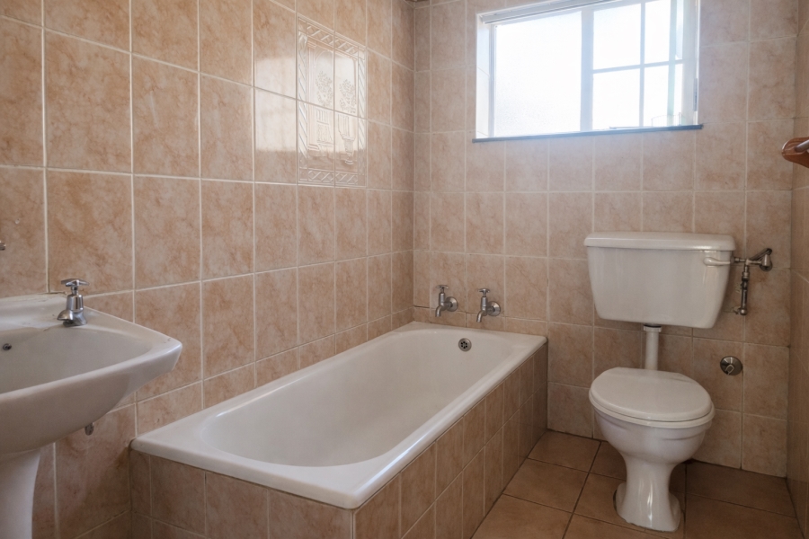 To Let 4 Bedroom Property for Rent in Witpoortjie Gauteng