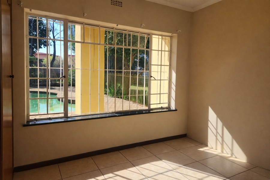 To Let 4 Bedroom Property for Rent in Witpoortjie Gauteng