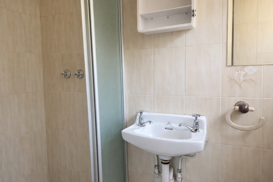 To Let 4 Bedroom Property for Rent in Witpoortjie Gauteng