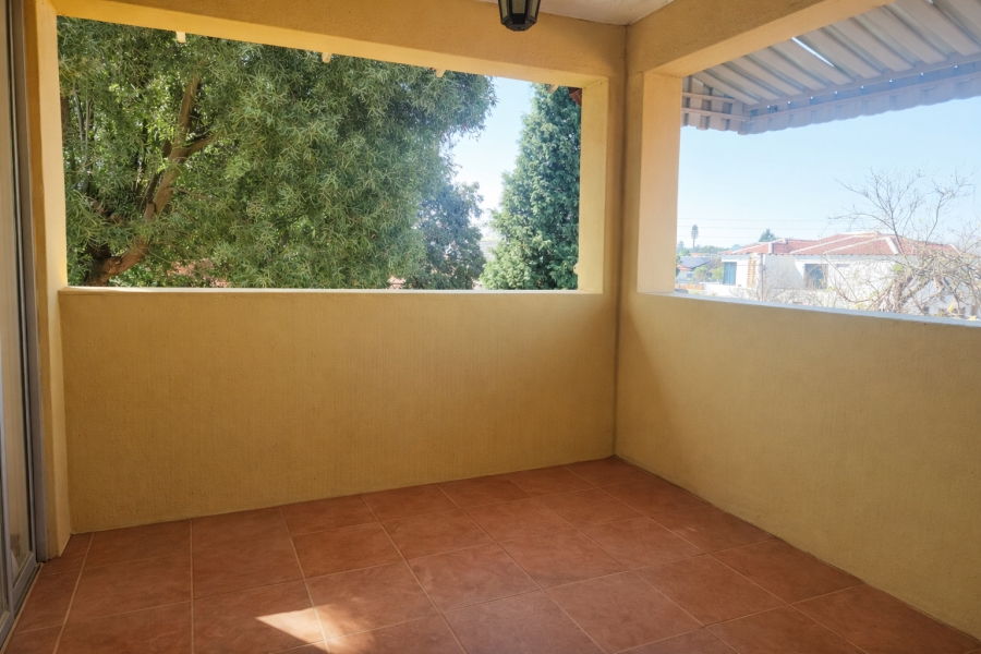 To Let 4 Bedroom Property for Rent in Witpoortjie Gauteng