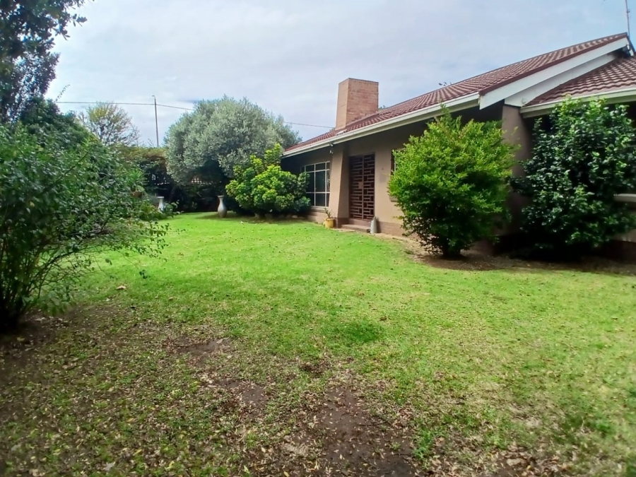 4 Bedroom Property for Sale in Selcourt Gauteng