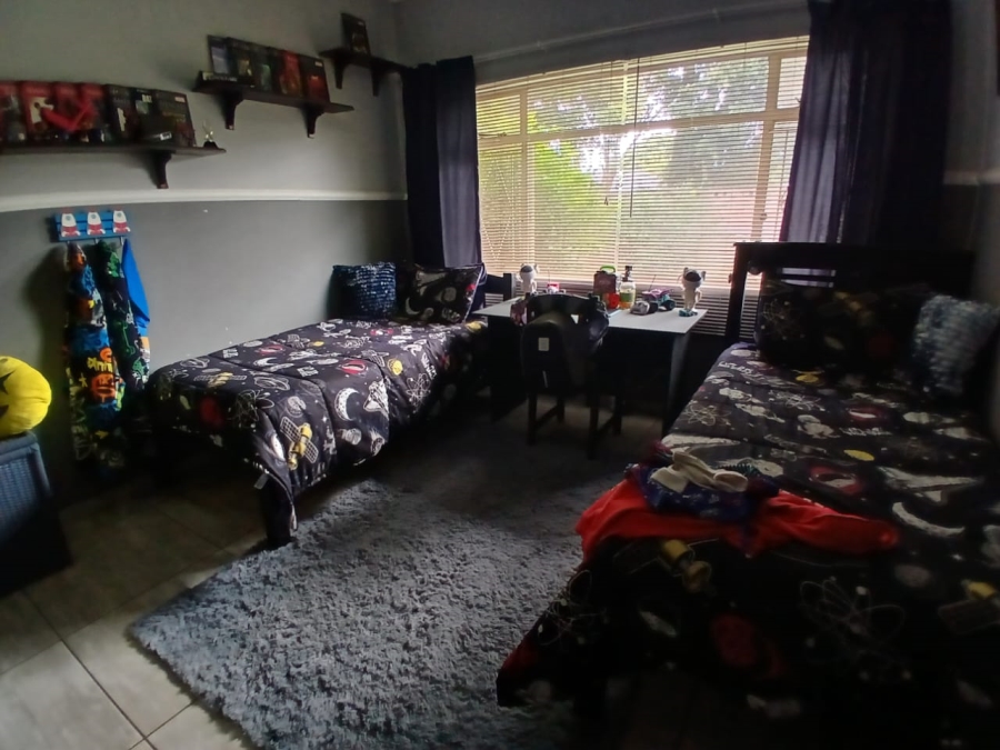 4 Bedroom Property for Sale in Selcourt Gauteng