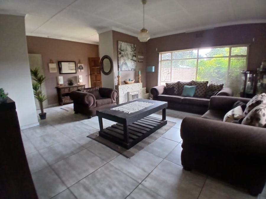 4 Bedroom Property for Sale in Selcourt Gauteng