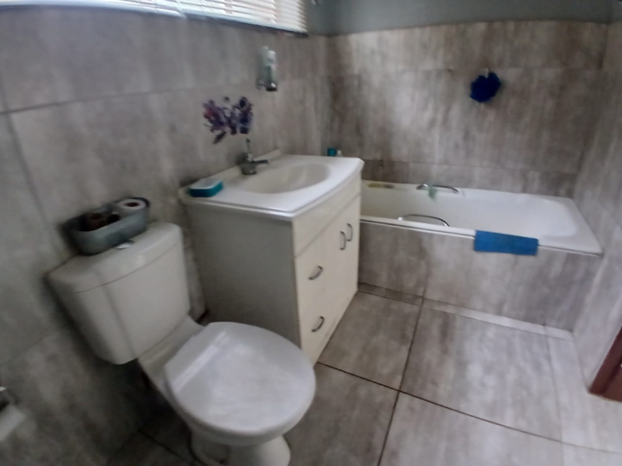 4 Bedroom Property for Sale in Selcourt Gauteng