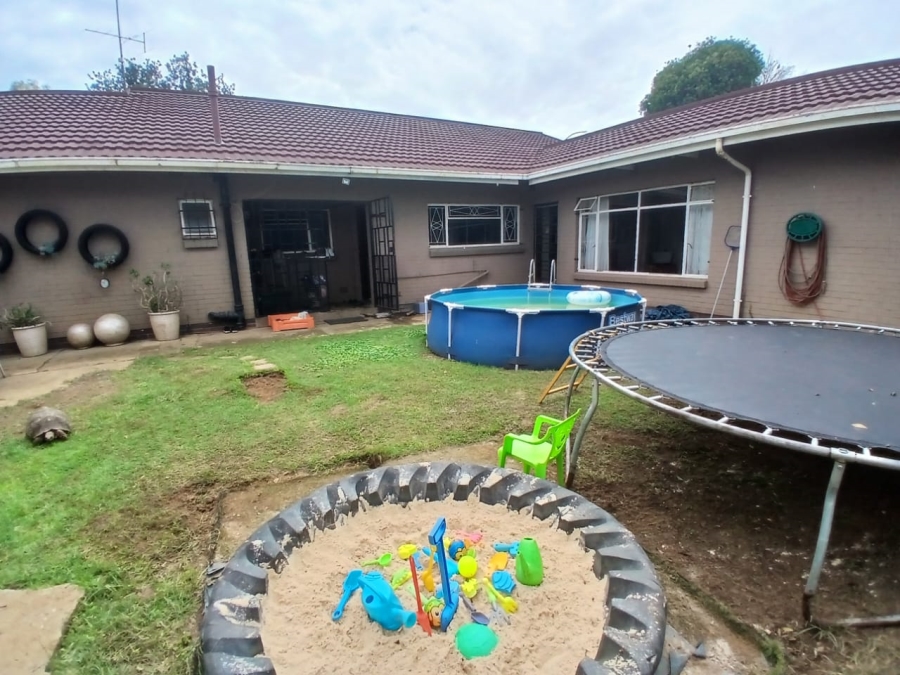 4 Bedroom Property for Sale in Selcourt Gauteng