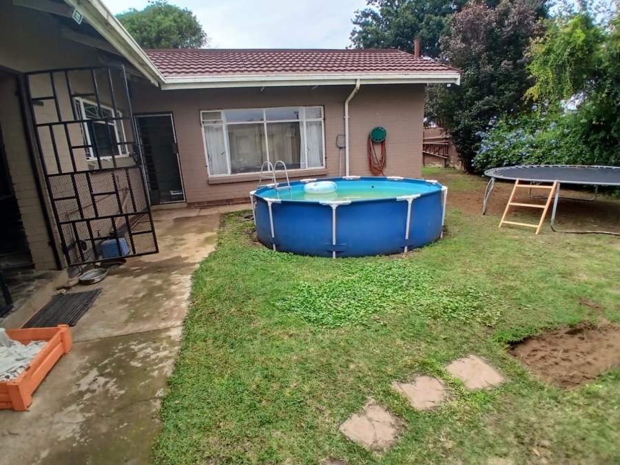 4 Bedroom Property for Sale in Selcourt Gauteng