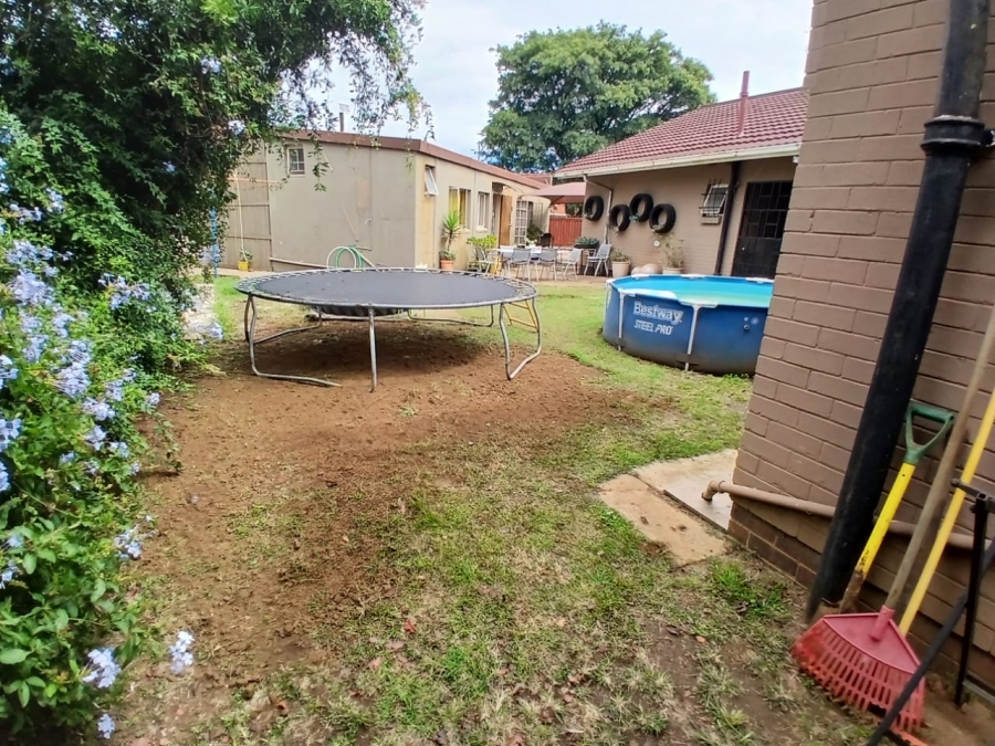 4 Bedroom Property for Sale in Selcourt Gauteng