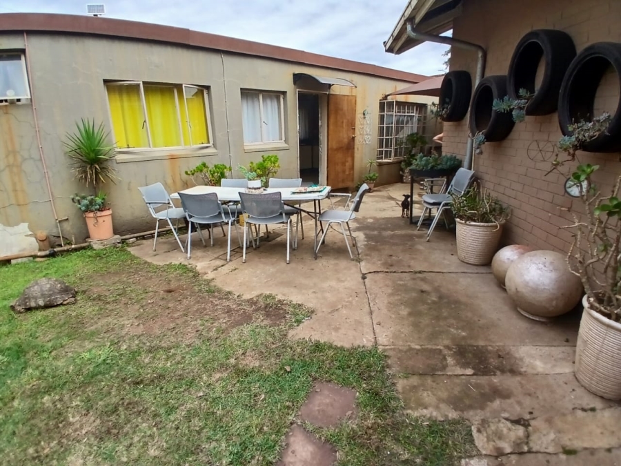 4 Bedroom Property for Sale in Selcourt Gauteng