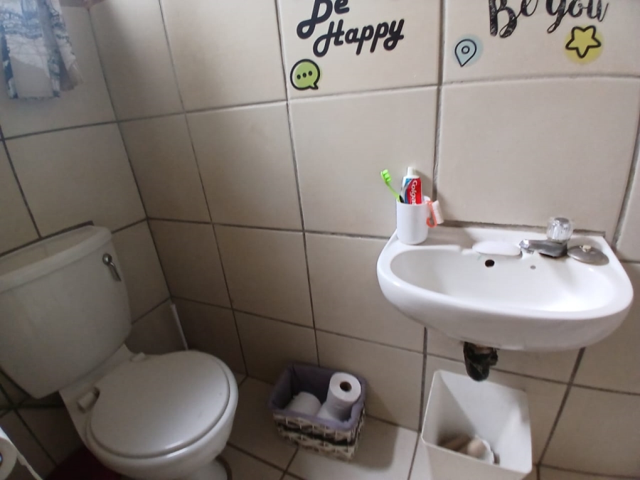 4 Bedroom Property for Sale in Selcourt Gauteng