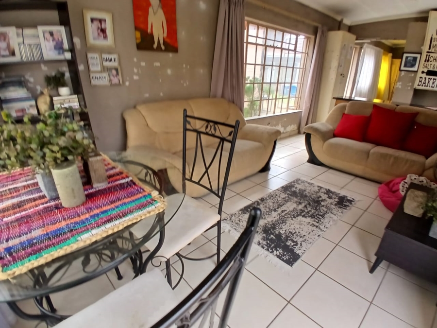 4 Bedroom Property for Sale in Selcourt Gauteng
