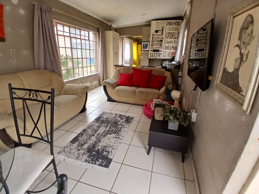 4 Bedroom Property for Sale in Selcourt Gauteng