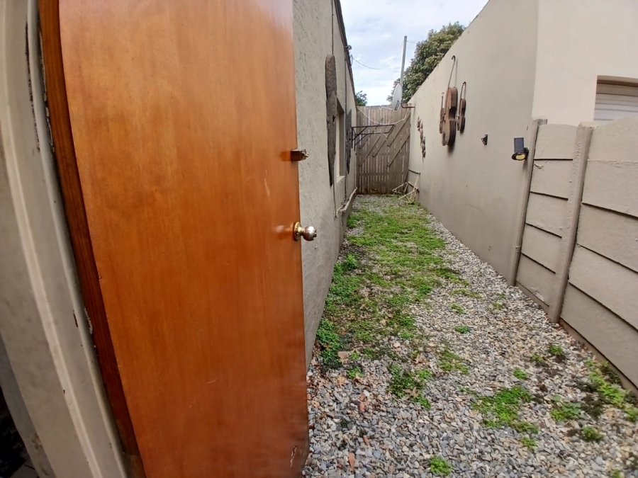4 Bedroom Property for Sale in Selcourt Gauteng