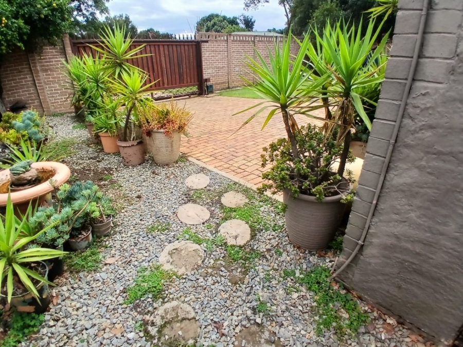 4 Bedroom Property for Sale in Selcourt Gauteng