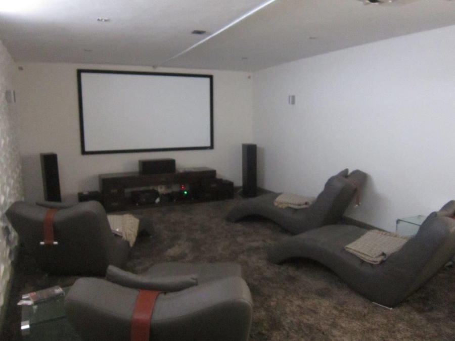 5 Bedroom Property for Sale in Waterkloof Ridge Gauteng