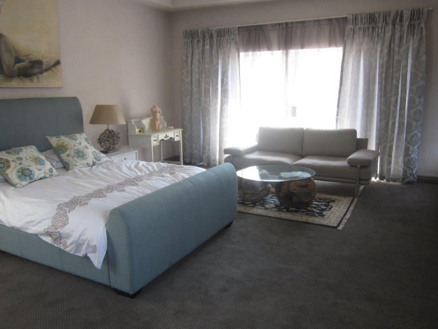 5 Bedroom Property for Sale in Waterkloof Ridge Gauteng