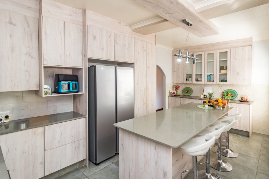 4 Bedroom Property for Sale in Helderkruin Gauteng