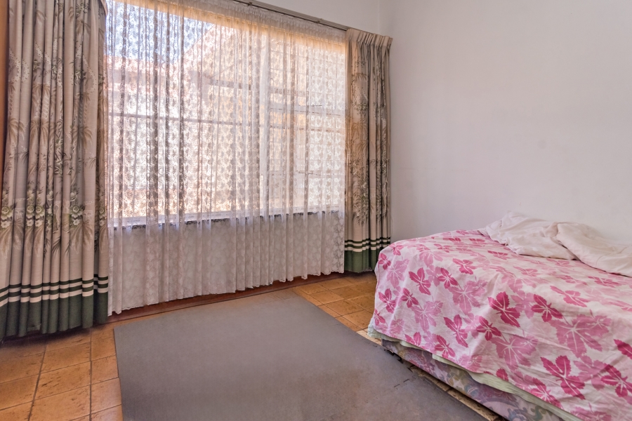 4 Bedroom Property for Sale in Helderkruin Gauteng