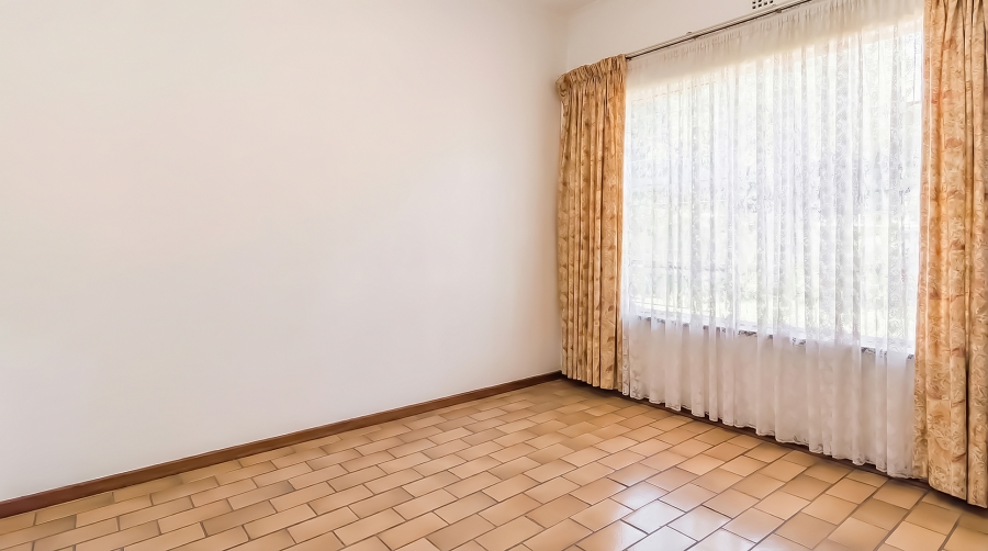 4 Bedroom Property for Sale in Helderkruin Gauteng