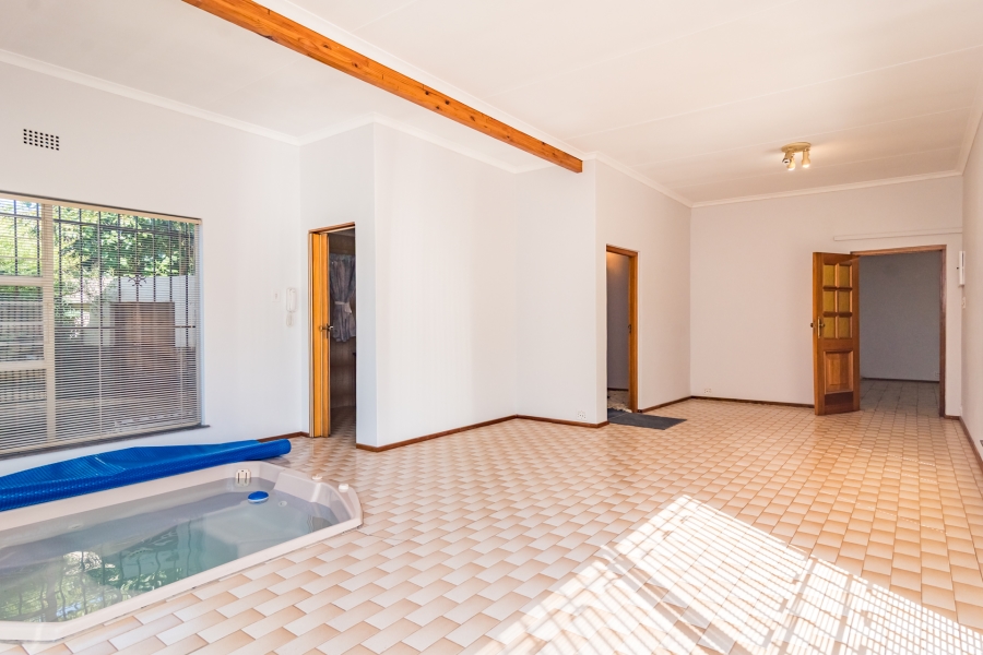 4 Bedroom Property for Sale in Helderkruin Gauteng