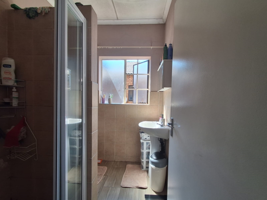 2 Bedroom Property for Sale in Elspark Gauteng