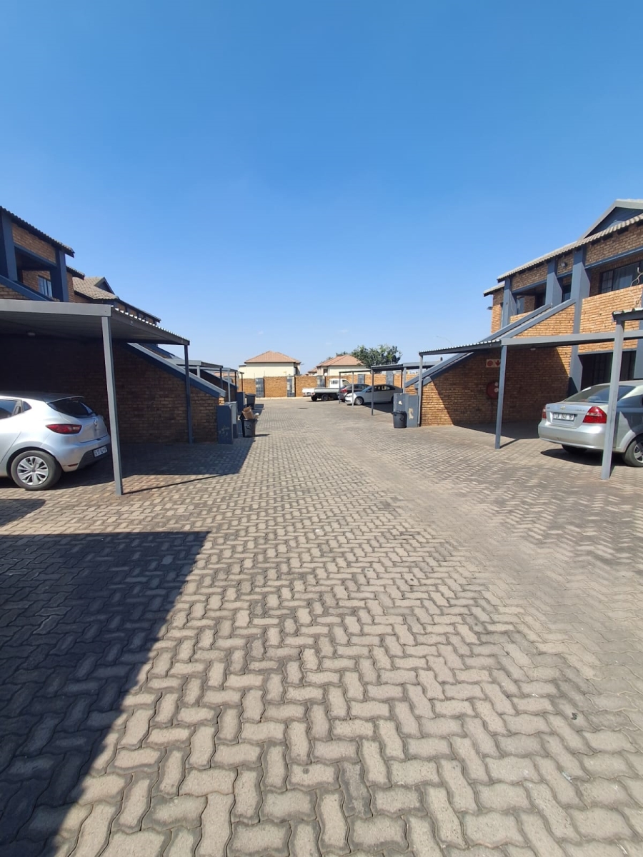 2 Bedroom Property for Sale in Elspark Gauteng