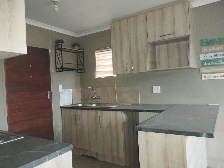 2 Bedroom Property for Sale in Savanna City Gauteng