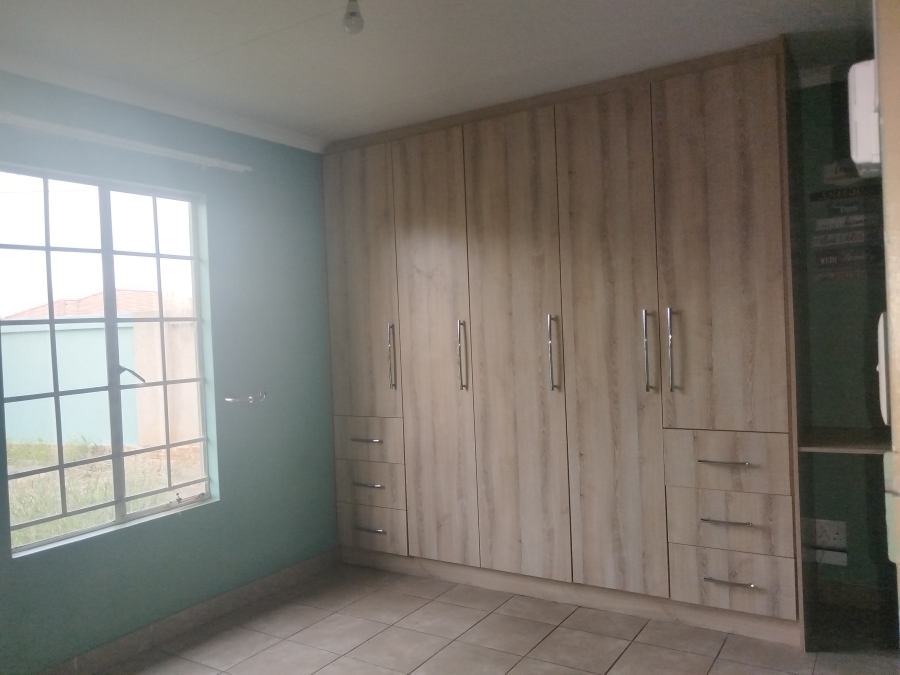 2 Bedroom Property for Sale in Savanna City Gauteng