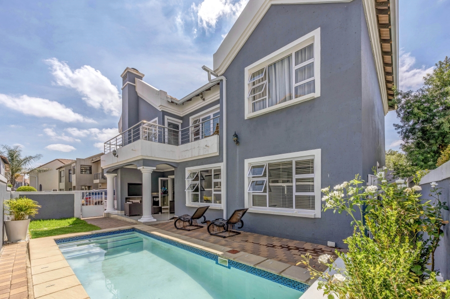 To Let 6 Bedroom Property for Rent in Broadacres Gauteng