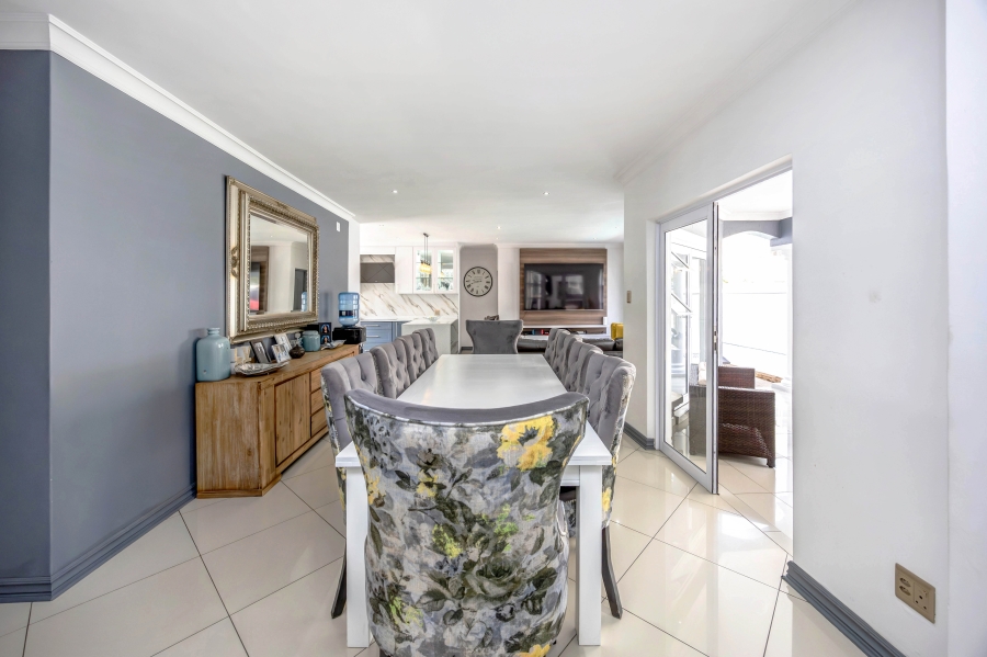 To Let 6 Bedroom Property for Rent in Broadacres Gauteng