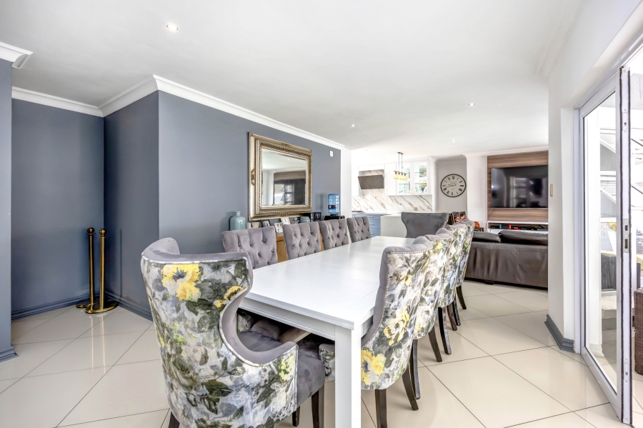 To Let 6 Bedroom Property for Rent in Broadacres Gauteng