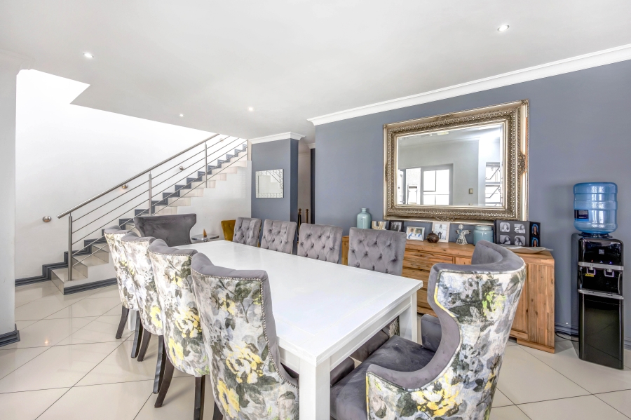 To Let 6 Bedroom Property for Rent in Broadacres Gauteng