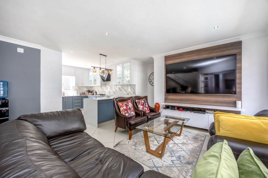 To Let 6 Bedroom Property for Rent in Broadacres Gauteng