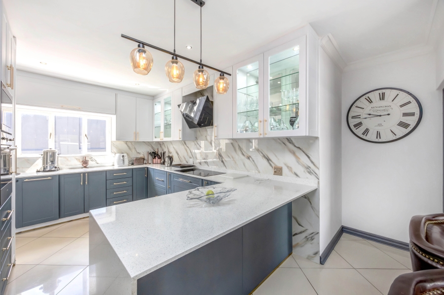 To Let 6 Bedroom Property for Rent in Broadacres Gauteng