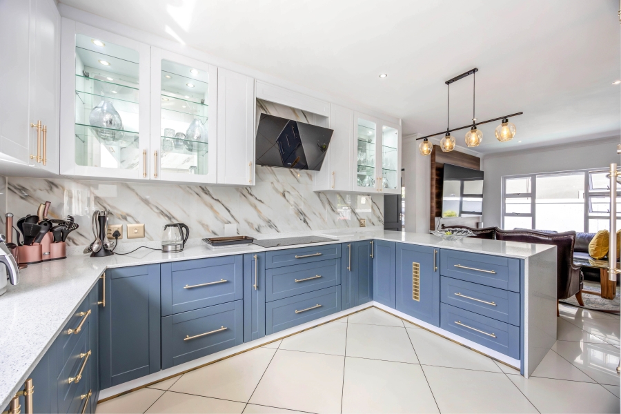 To Let 6 Bedroom Property for Rent in Broadacres Gauteng