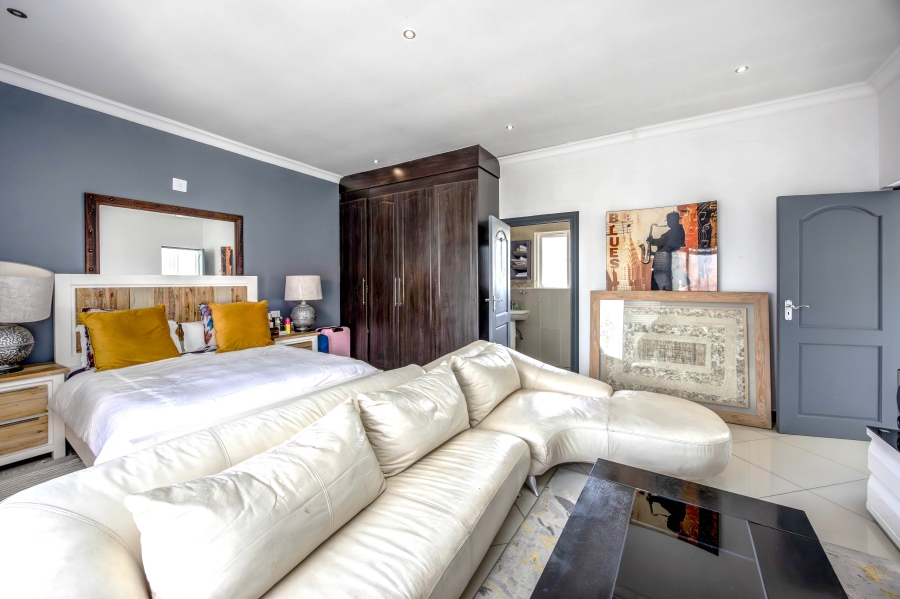 To Let 6 Bedroom Property for Rent in Broadacres Gauteng