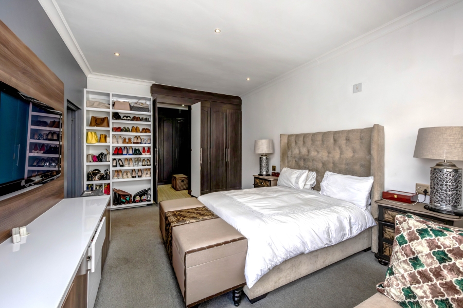 To Let 6 Bedroom Property for Rent in Broadacres Gauteng