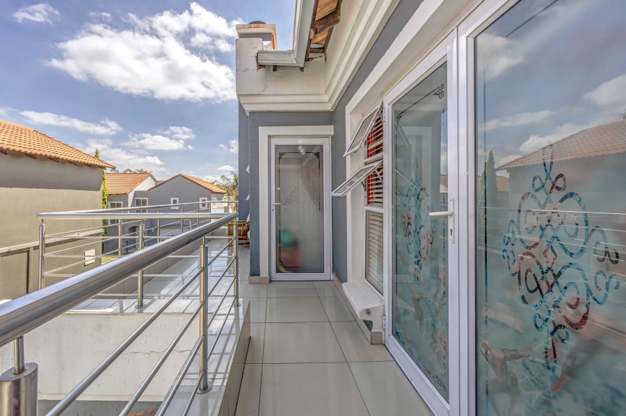 To Let 6 Bedroom Property for Rent in Broadacres Gauteng