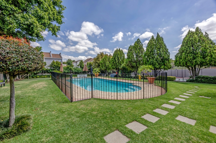 To Let 6 Bedroom Property for Rent in Broadacres Gauteng