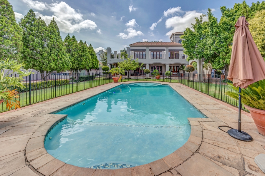 To Let 6 Bedroom Property for Rent in Broadacres Gauteng