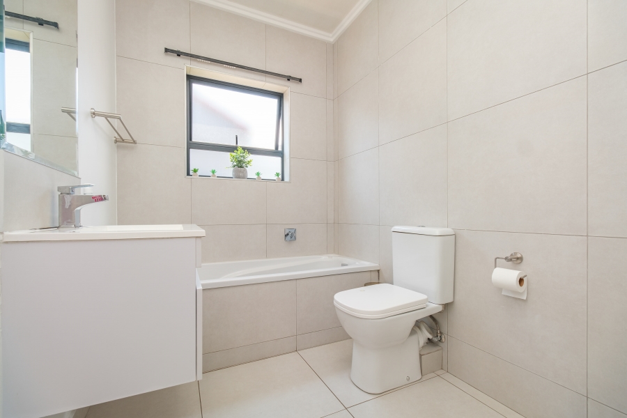 3 Bedroom Property for Sale in Beverley Gauteng