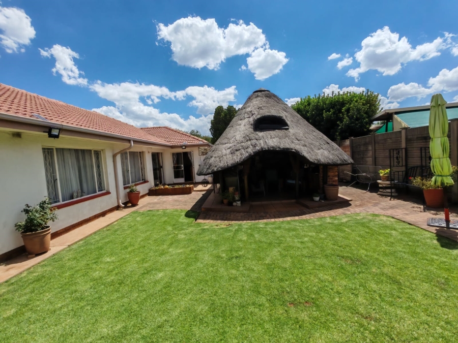 3 Bedroom Property for Sale in Vanderbijlpark SE 2 Gauteng