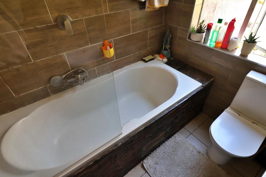 3 Bedroom Property for Sale in Birchleigh North Gauteng