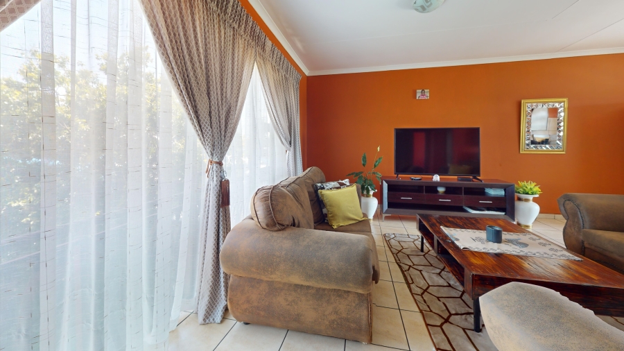 2 Bedroom Property for Sale in Ravenswood Gauteng