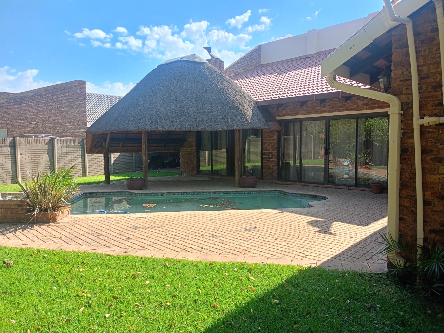 3 Bedroom Property for Sale in Falcon Ridge Gauteng