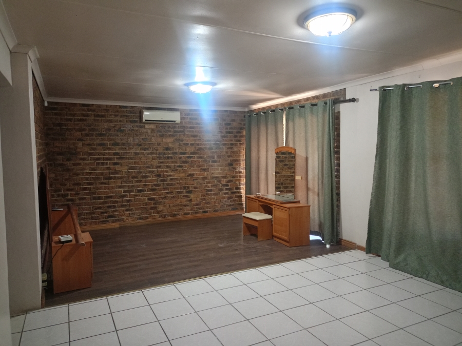 3 Bedroom Property for Sale in Falcon Ridge Gauteng