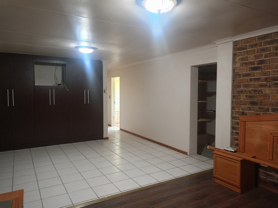 3 Bedroom Property for Sale in Falcon Ridge Gauteng