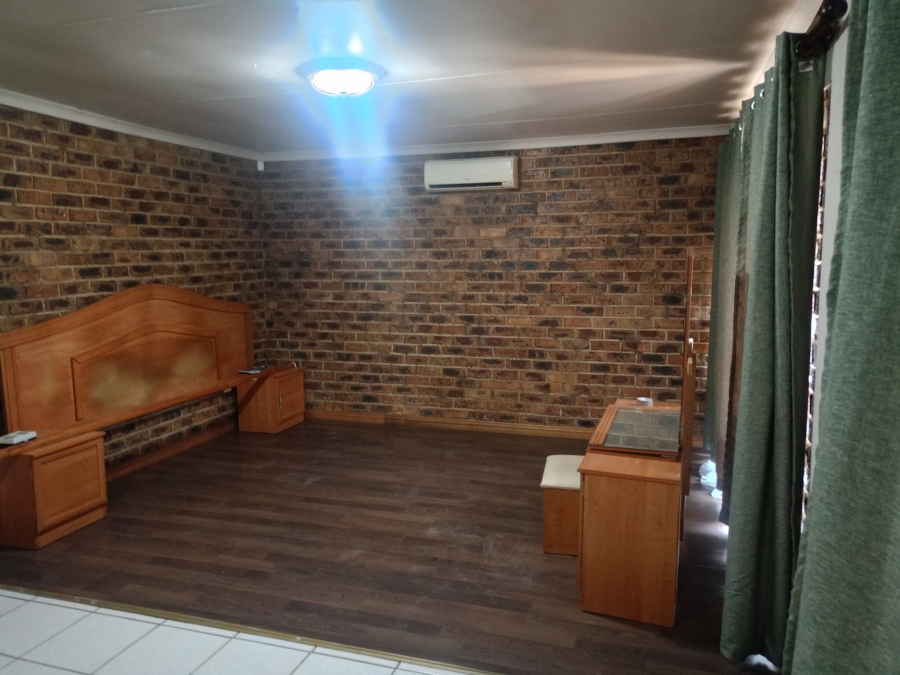 3 Bedroom Property for Sale in Falcon Ridge Gauteng