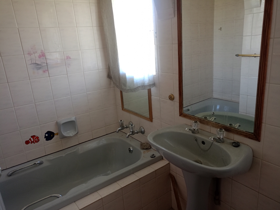 3 Bedroom Property for Sale in Falcon Ridge Gauteng